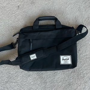 Herschel Supply laptop messenger bag